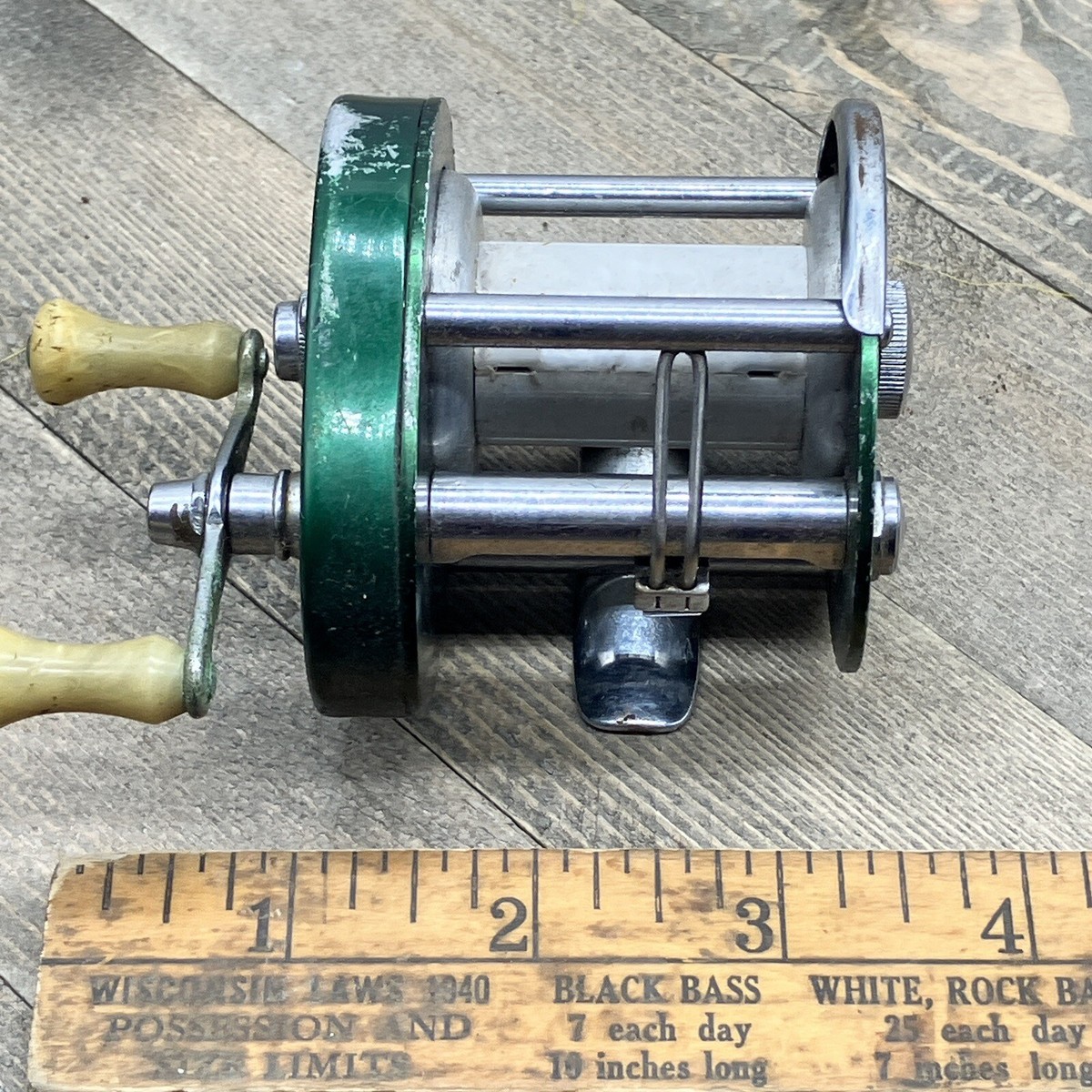 Vintage Shakespeare Wonder Reel Model FH 1921 D Fishing Reel Level