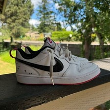 Nike Kids Court Borough 2 SE White Very Berry Size 5.5Y