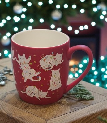 SOFT TOUCH Cats Playing In Holiday Lights Peppermint & Pine Red  16oz Mug Cup