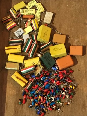 Restposten Vintage Elektronik Bauteile verschiedene Widerstände Kondensatoren Teile etc
