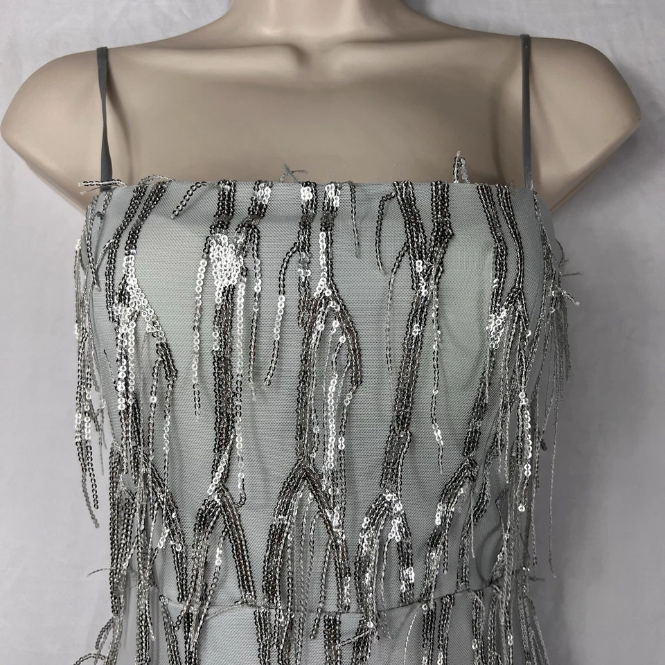 Emerald Sundae 女式小号及膝迷你无袖条纹亮片灰色 — 第 2/4 张图片