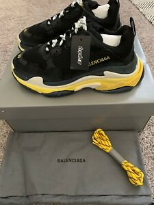 BALENCiAGA TRiPLE S dXANH 1 1 Facebook