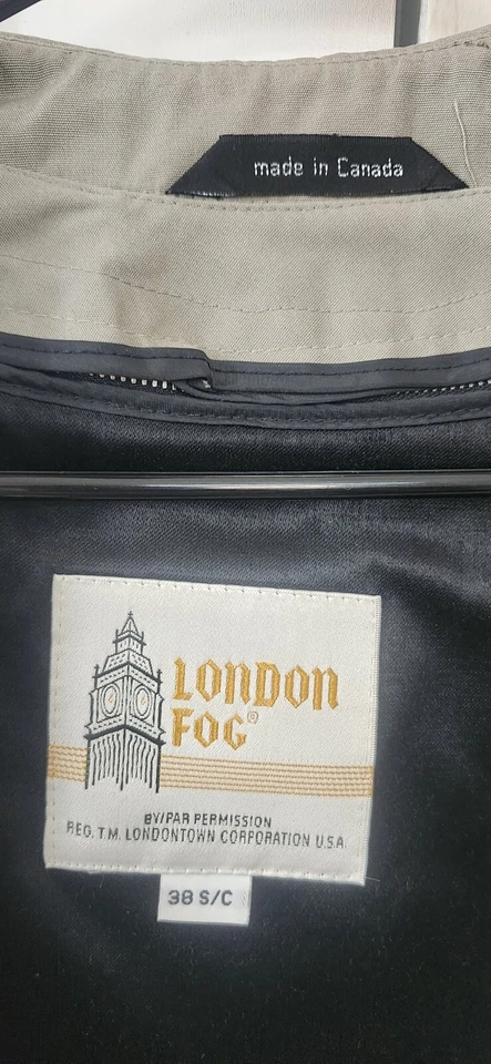 Gabardina London Fog 38 larga tostada. Interior forro rojo. Abrigo de lluvia para mujer y hombre Foto 4 de 4