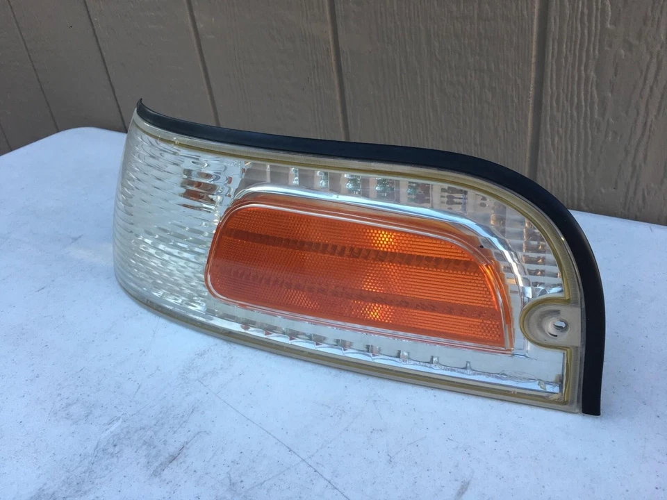 Ford Crown Victoria 1998-2010 marcador lateral/luz de esquina Foto 3 de 4
