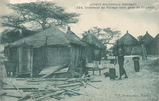 AFRIQUE - SENEGAL - Intérieur de village noir près de Saint-Louis 104242