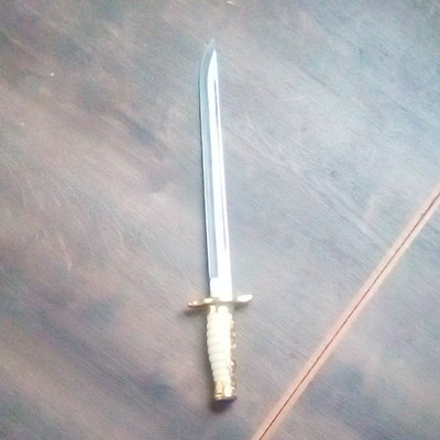 Silver/Gold Double-Edge Full Tang Dagger, Metal Blade & Handle Repro