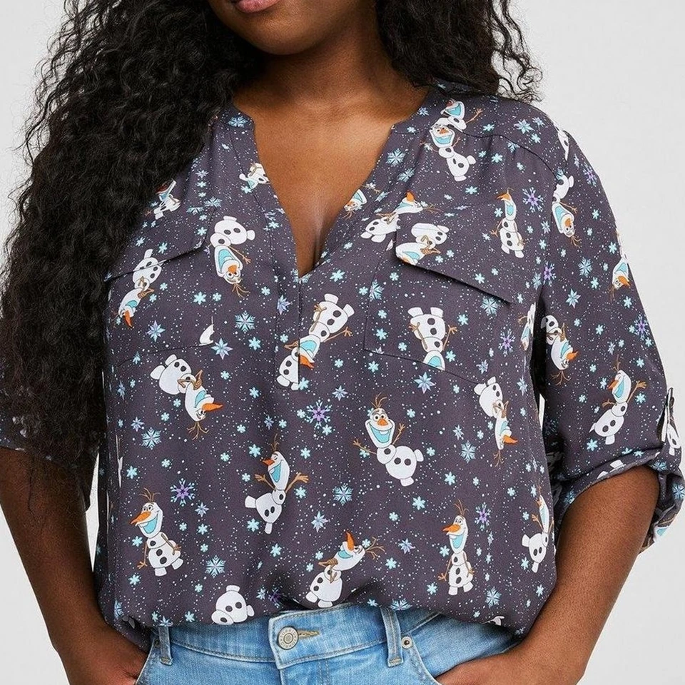 Blusa Torrid 1 (1X) Disney Frozen Película Olaf Muñeco de Nieve Cuello en V Georgette Harper  Foto 2 de 3