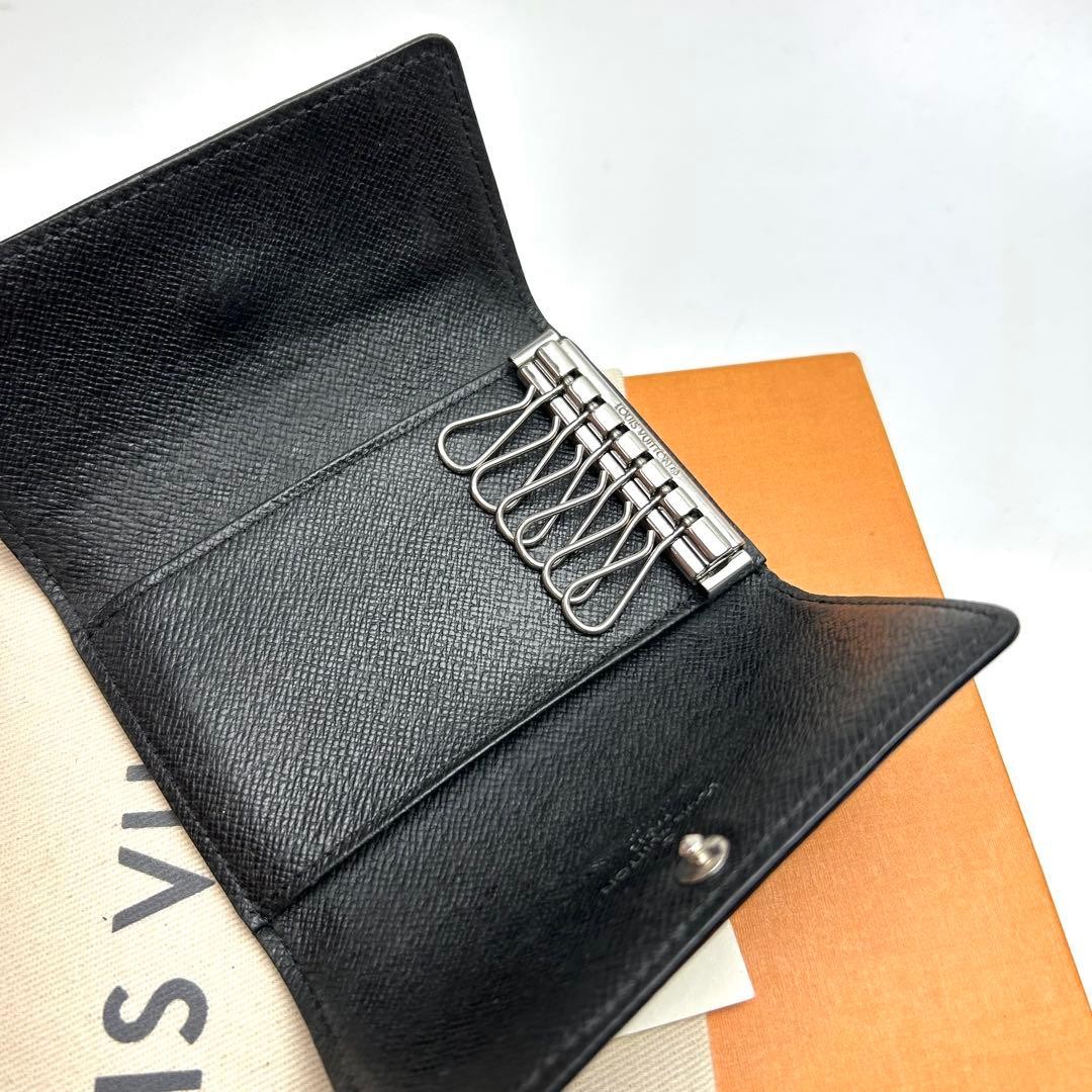 Authenticated Louis Vuitton Graphite  Key Case 6 Rings thumbnail 5