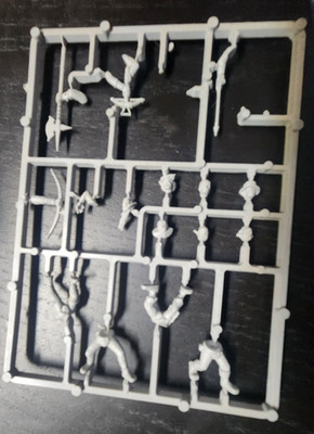 1999 Warhammer Fantasy Citadel Miniatures  Mordheim Human Henchmen On Sprue OOP