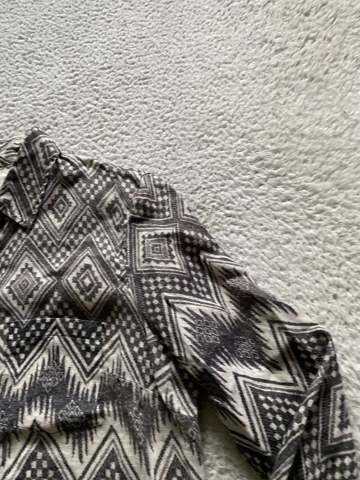 Camisa feminina J.Crew de linho geométrica manga longa abotoada multicolorida tamanho M - Imagem 4 de 4