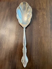 Vintage International 9” Deep Silver Silverplate Special Shell Serving Spoon