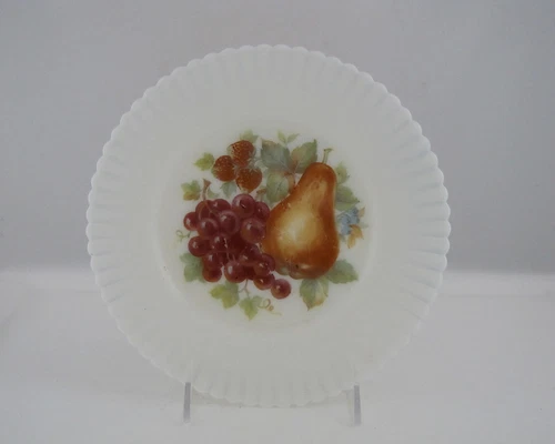 MACBETH-EVANS PETALWARE PLATE w FRUIT DECORATION, 8" dia