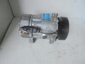 VW Sharan Klimakompressorpumpe 7M3820803A / RO 46828