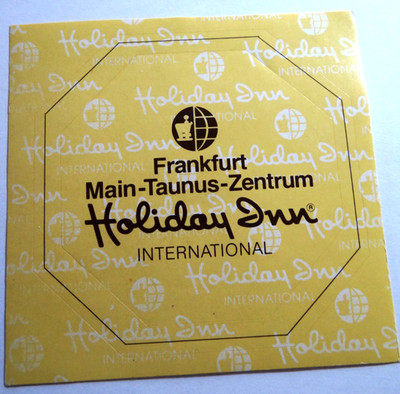 Souvenir-Aufkleber Main-Taunus-Zentrum Holiday Inn Frankfurt Hotel 70er Jahre