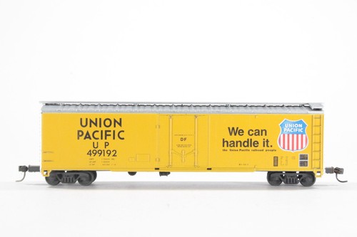 HO Roundhouse Union Pacific 50 ft enchufe puerta caja coche Cust Cplr Pkt Kd #499192 | Zustand: Used