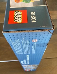 LEGO Creator 10218 Pet Shop - New In Sealed Box - Retired, rare collectible