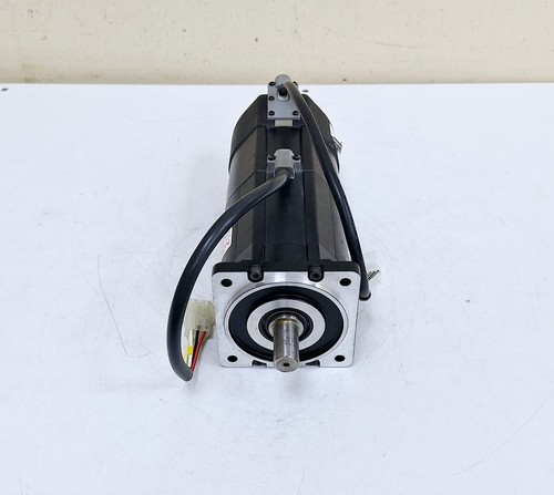 Nachi-Fujikoshi MSM082Q2D / 18090020Z A AC Servo Motor 750W