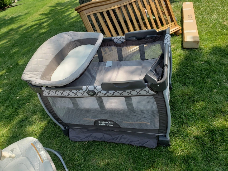 Graco Pack 'N Play - Image 2 of 4