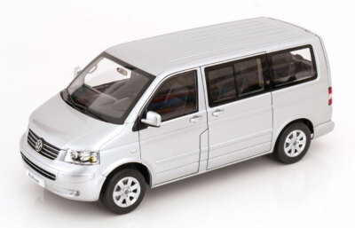 1:18 Norev VW T5 Multivan 2003 silver