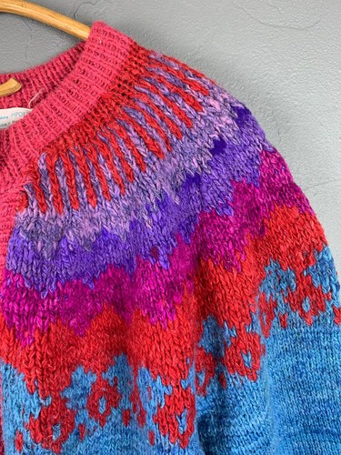 Vintage Colorful and bright wool Bolivian folk sweater - Picture 7 of 9