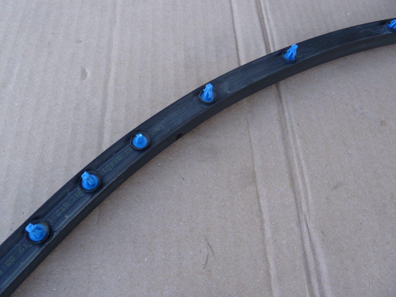 LAMBORGHINI HURACAN PASSENGERS DOOR RIGHT WEATHERSTRIP SEAL INNER GLASS SCRAPER