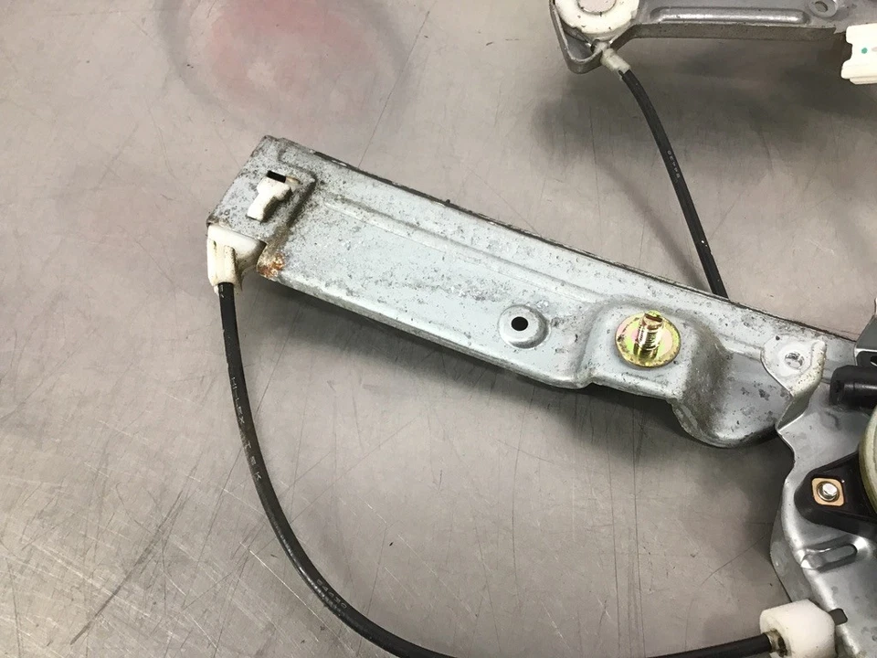 Оригинальный двигатель регулятора стекла пассажирского автомобиля купе Infiniti G35 03–07 годов выпуска 80720AM811 23BDFDE - Изображение 3 из 4