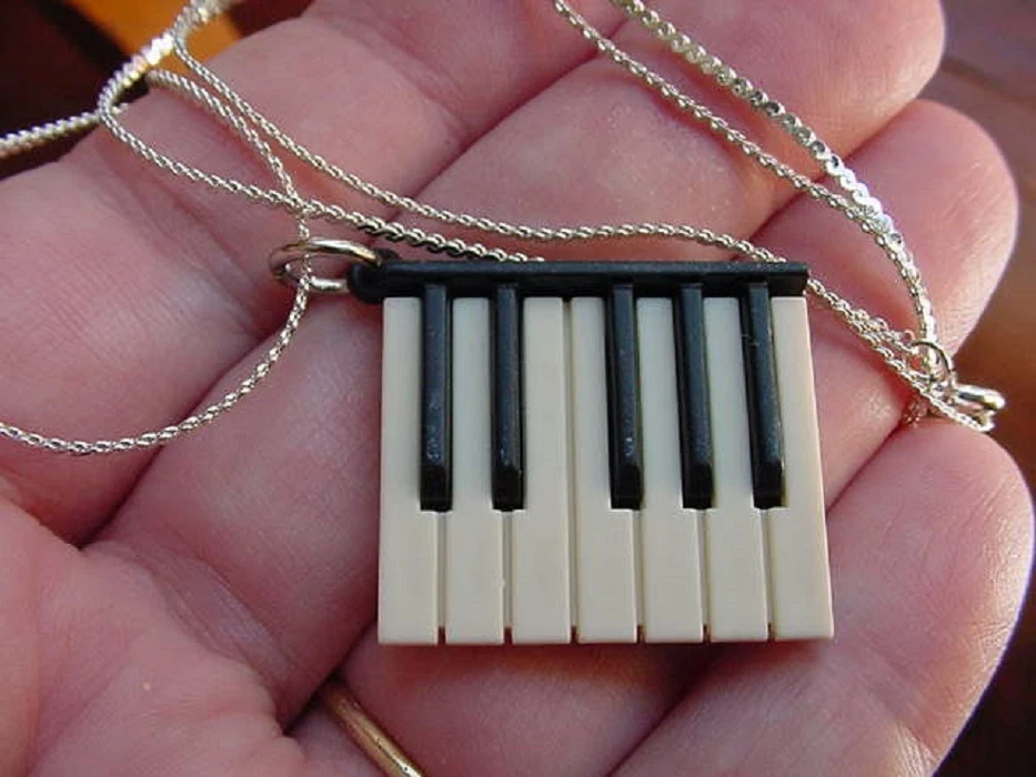 M 322 C little mini Piano Keys KEYBOARD necklace pendant JEWELRY key pianos