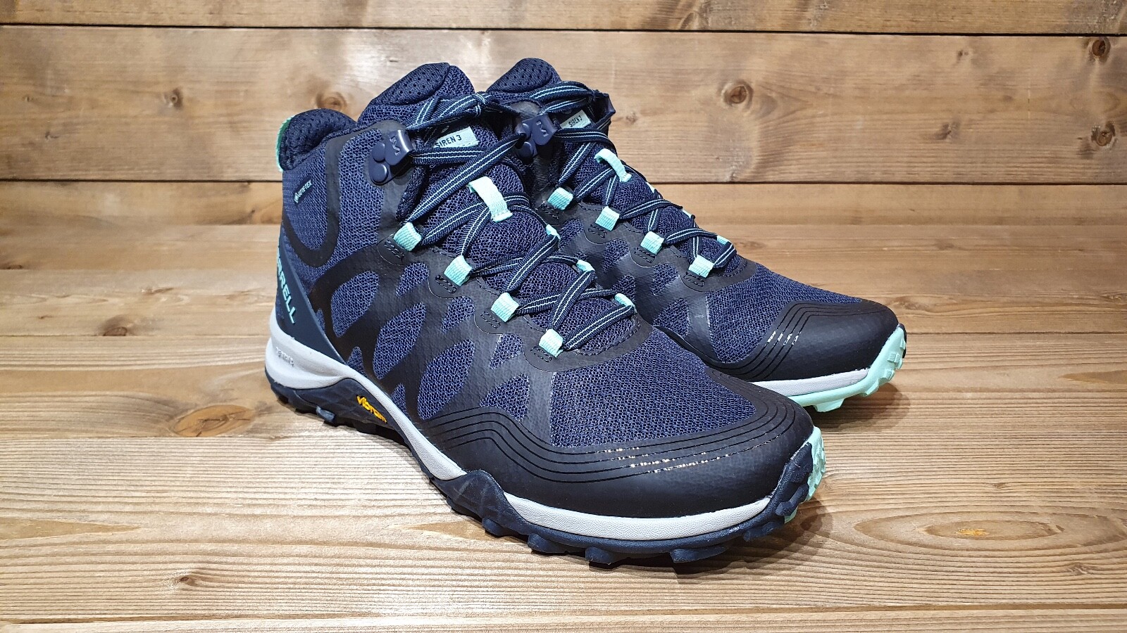 MERRELL // Siren 3 Mid GTX // Womens 