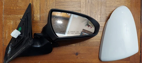 For Parts - 2017 Hyundai Elantra passenger side mirror white crown cover off