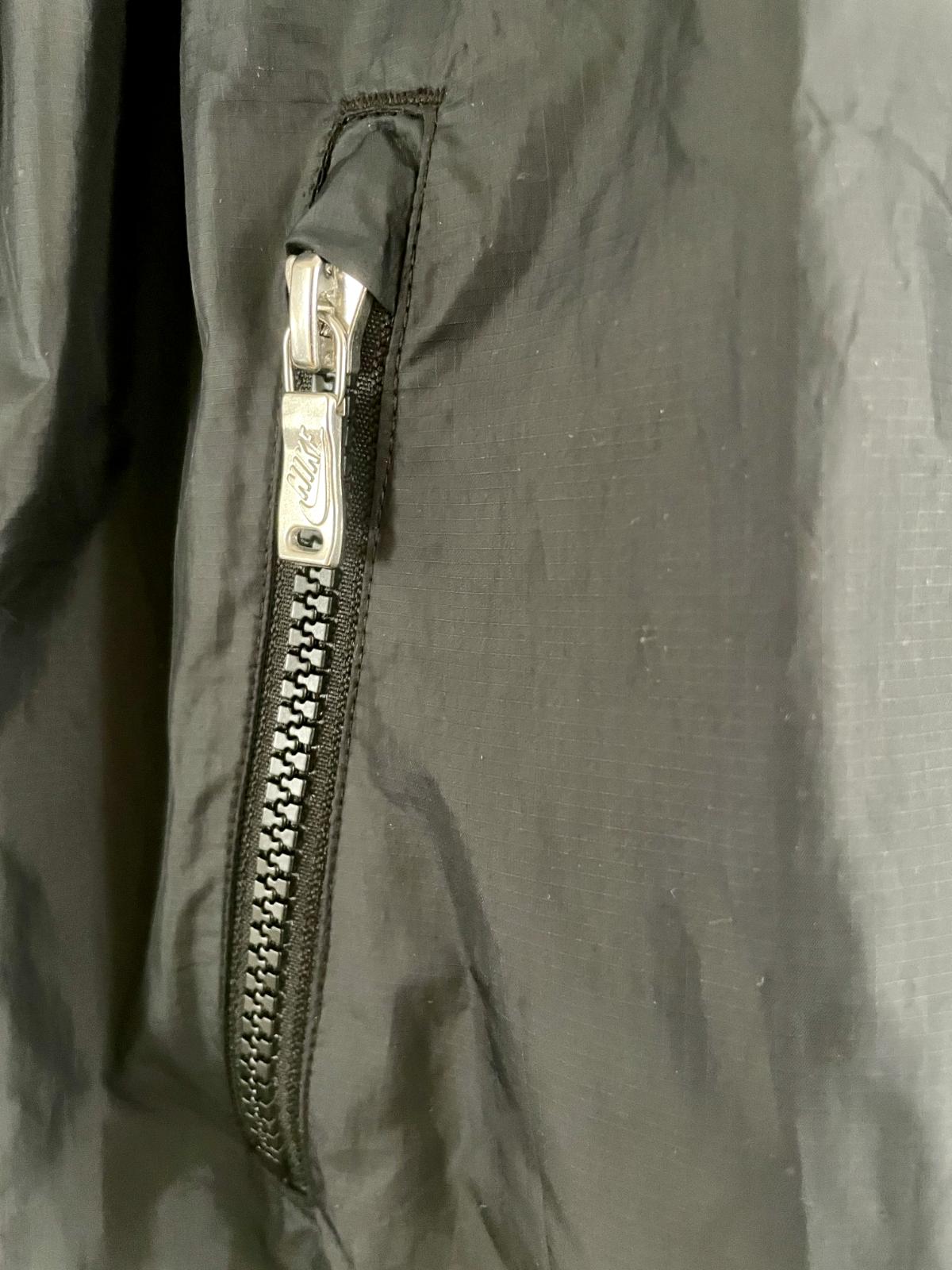 Taglia S Windrunner donna con cappuccio Sacai x NikeLab autunno 2015