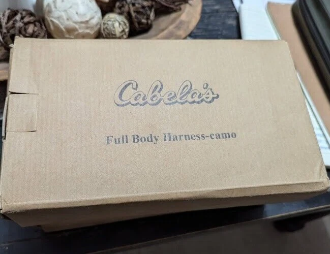 Cabelas Full Body Fall-Restraint Harness Camouflage 275 Pounds Maximum - Image 2 of 3