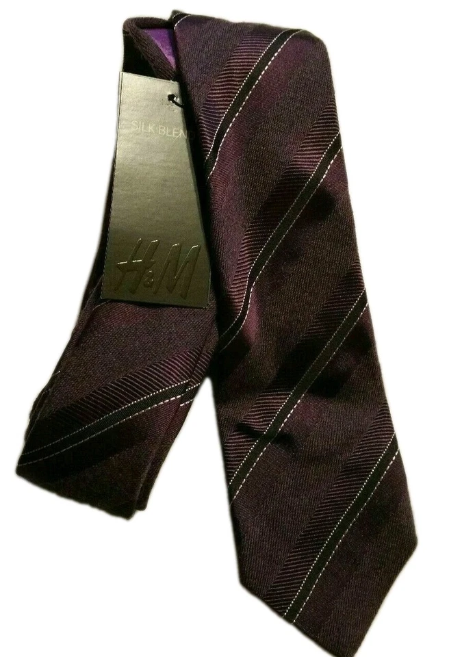 H & M VIOLETRED/ BURGUNDY SLIM NECKTIE TIE NWT  - Image 3 of 3