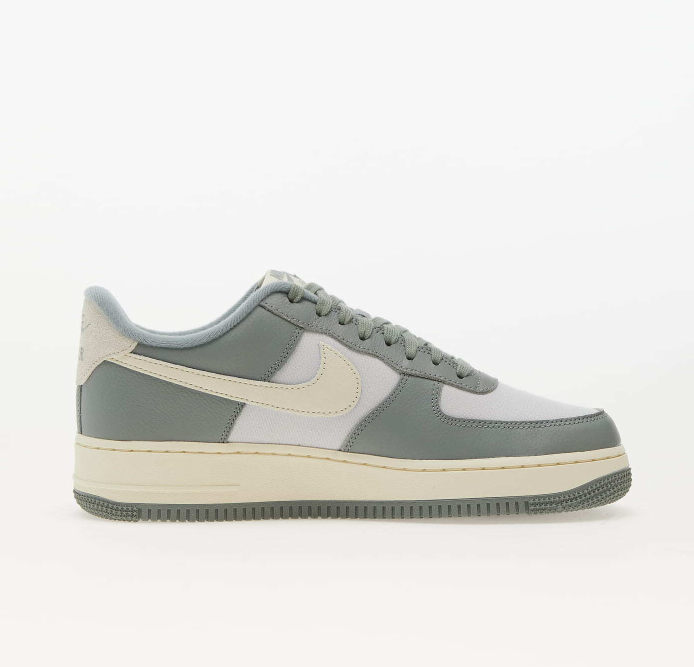 [DV7186-300] Кроссовки Nike Air Force 1 LX Mica зеленого цвета *НОВЫЕ*