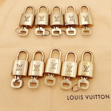 LOUIS VUITTON LV 10 Set Padlock cadena Key Bag Charm Gold Plated France 37YE759