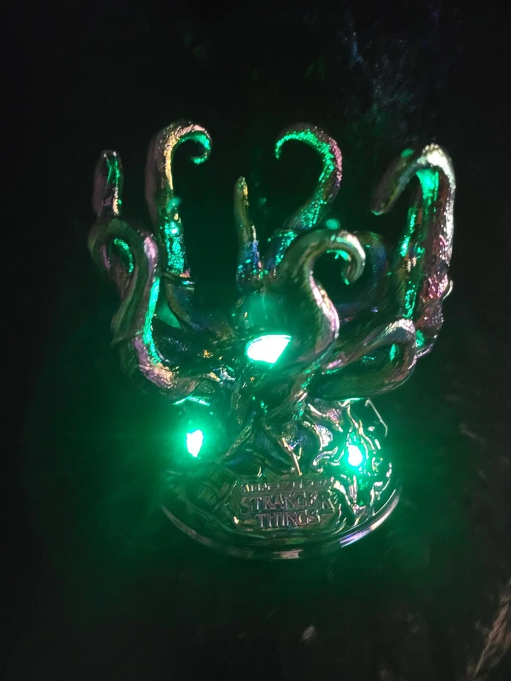 TENTACLE MONSTER 3-Mechas Vela Pedestal Stranger Things Baño y Cuerpo Funciona Foto 2 de 2