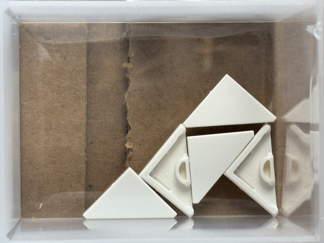 LEGO Parts - White Tile, Modified 2 x 2 Triangular - No 35787