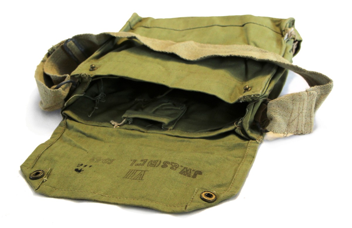 ヴィンテージ　ガスマスク Original Japanese WWII Gas Mask with Labeled Filter Canister