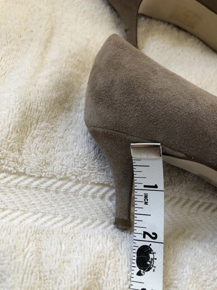 Damas -J Crew (Tacones Gatito)- Talla 7 1/2 Foto 2 de 4