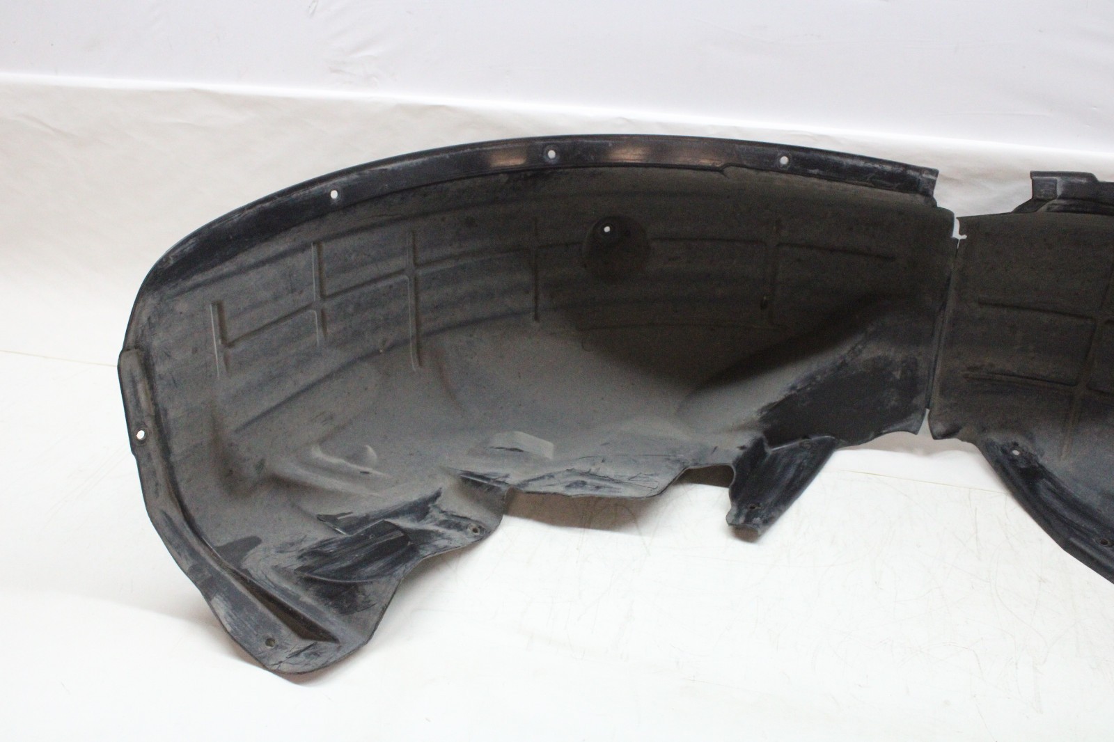 2022 MASERATI LEVANTE REAR LEFT FENDER LINER OEM 2017-2024