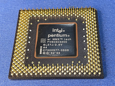INTEL PENTIUM MMX tech FV80503200 SL27J/2.8V 200MHZ Socket7 NOS LAST ONE