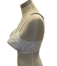 Retro Vtg NOS White Exquisite Form Pointy Bullet Bra 36 B Pinup Girl NIP New