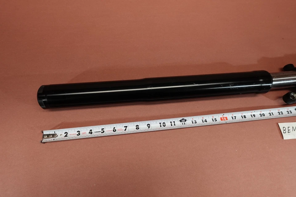 Harley-Davidson Fat Bob 2018-2024 suspensión de horquilla delantera derecha (doblada) Foto 3 de 4