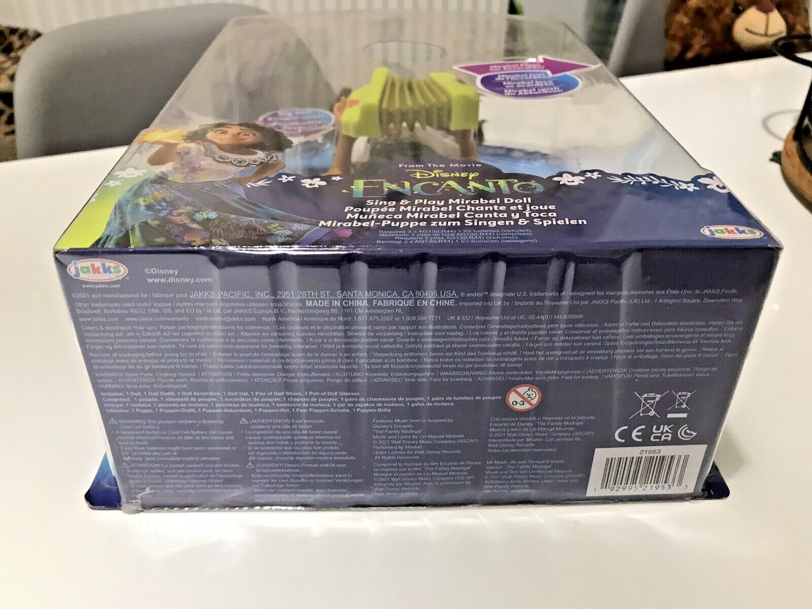 Disney - Muñeca Articulada Musical De Mirabel Madrigal Con Acordeón Encanto En Oferta Disney - Muñeca Articulada Musical De Mirabel Madrigal Con Acordeón Encanto - Imagen 8