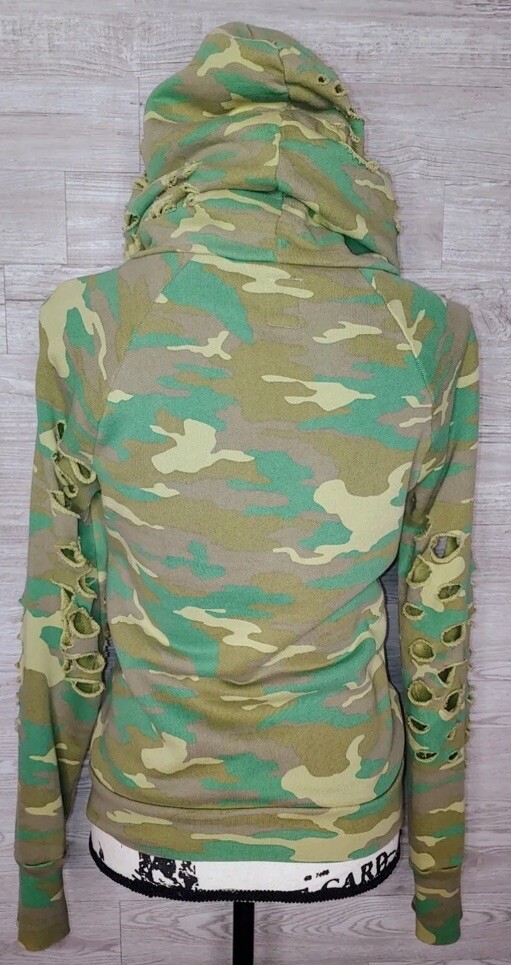 Sweat à Capuche Femme NSF – Coupe Régulière – Vert Camouflage – Taille XS – Effet Détruit