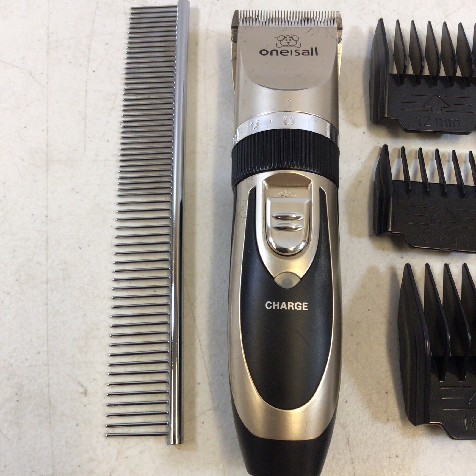 Oneisall 26225202003DE/P2 Gold Dog Clippers 2 Speed Quiet Grooming Kit