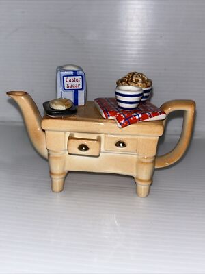 Cardew Designs Rare Vintage Baking Day Kitchen Table Teapot - Pie With Eat Me