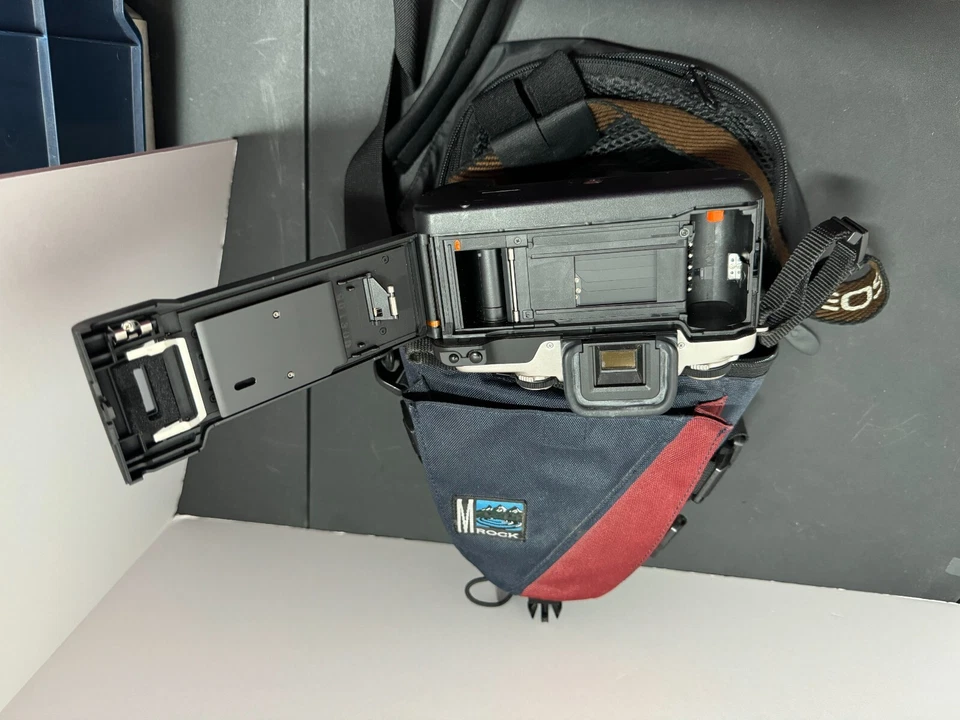 Canon EOS Elan IIE 35mm Film Camera Silver/Blk Eye Control Ultra Sonic Lens - Image 2 of 4