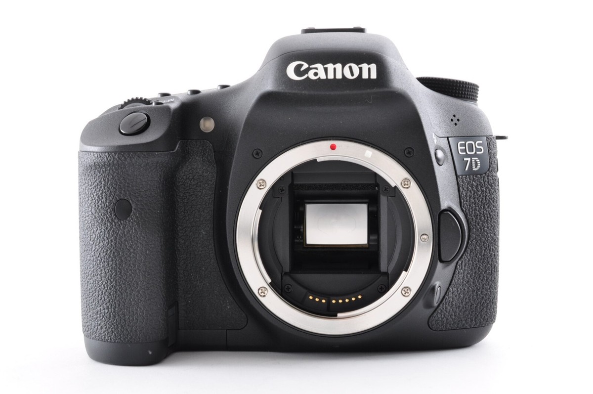 Canon 7D / Zoom Lens EF 28-80mm f/3.5-5.6 V USM Near Mint S Canon 7D / Zoom Lens EF 28-80mm f/3.5-5.6 V USM Near Mint S