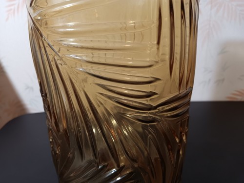 10 1/2" X 5 1/2" Amber, Battery/Switch Operated Palm Frond Table Lamp - Picture 5 of 7