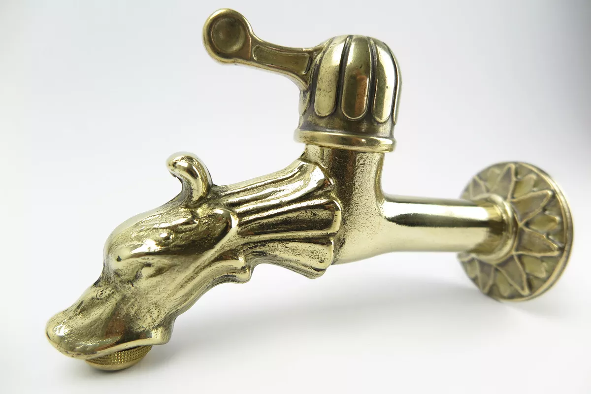 Grifo laton antiguo new arrivals